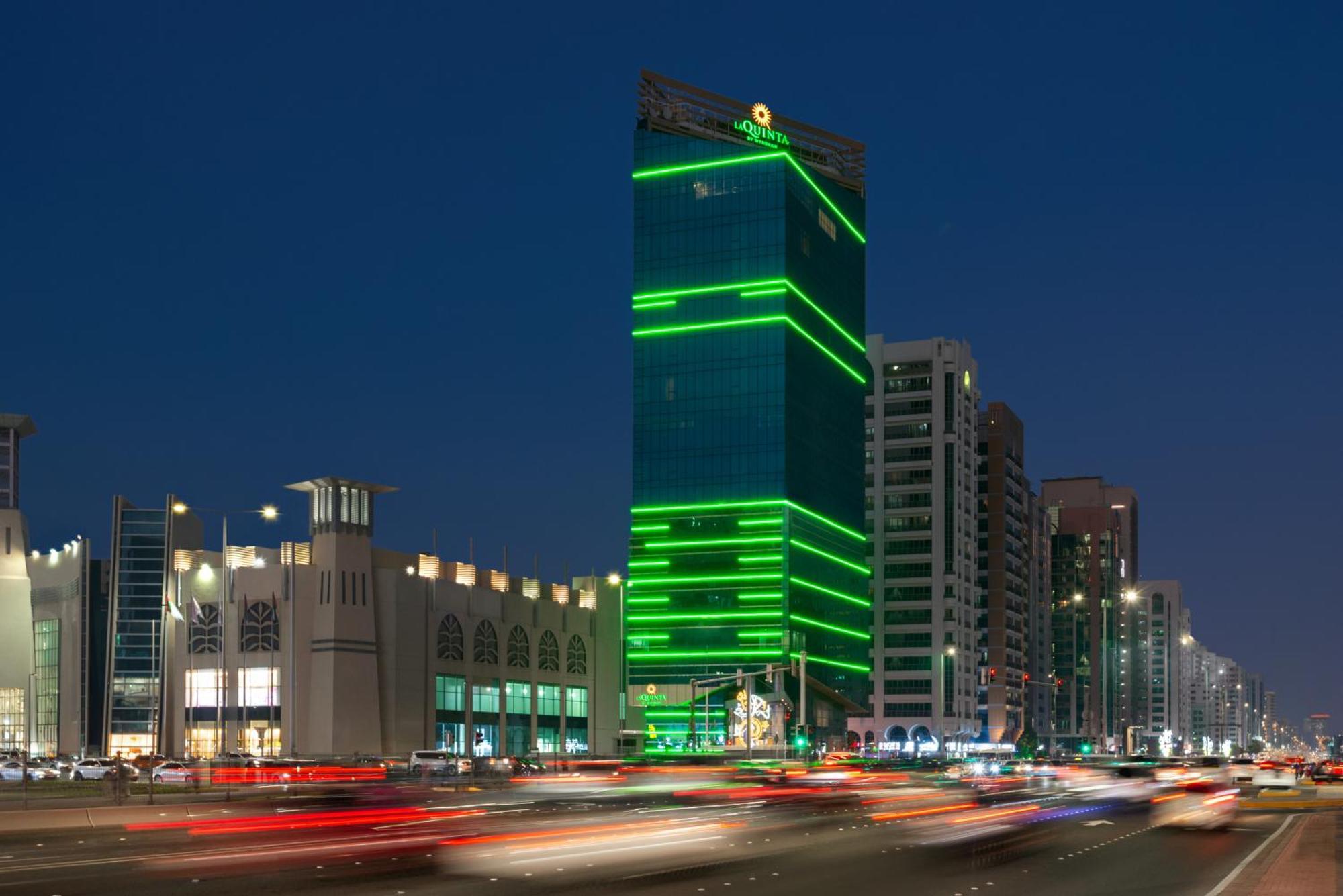 La Quinta By Wyndham Al Wahda 4*